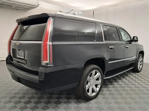 Another view of 2020 Cadillac Escalade ESV Luxury for sale in Arlington Heights, IL at Autos of Chicago