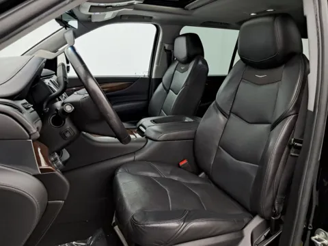 More photos of 2020 Cadillac Escalade ESV Luxury at Autos of Chicago, IL