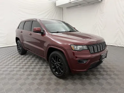 More photos of 2017 Jeep Grand Cherokee Altitude at Autos of Chicago, IL