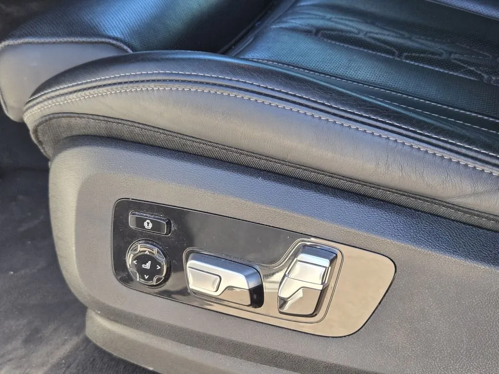 2025 BMW X5 50e - Photo 16