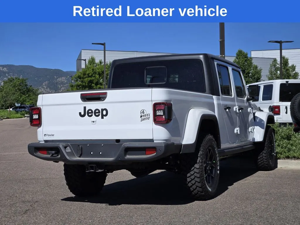 2025 Jeep Gladiator Willys - Photo 4