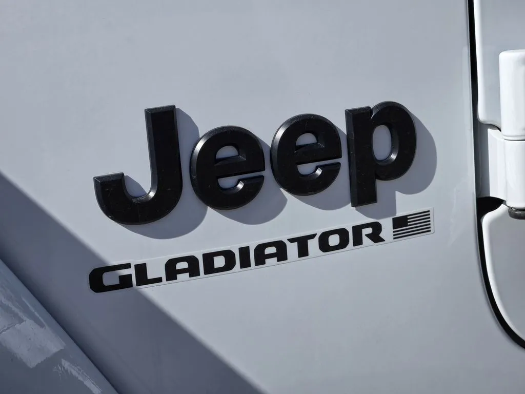 2025 Jeep Gladiator Willys - Photo 8