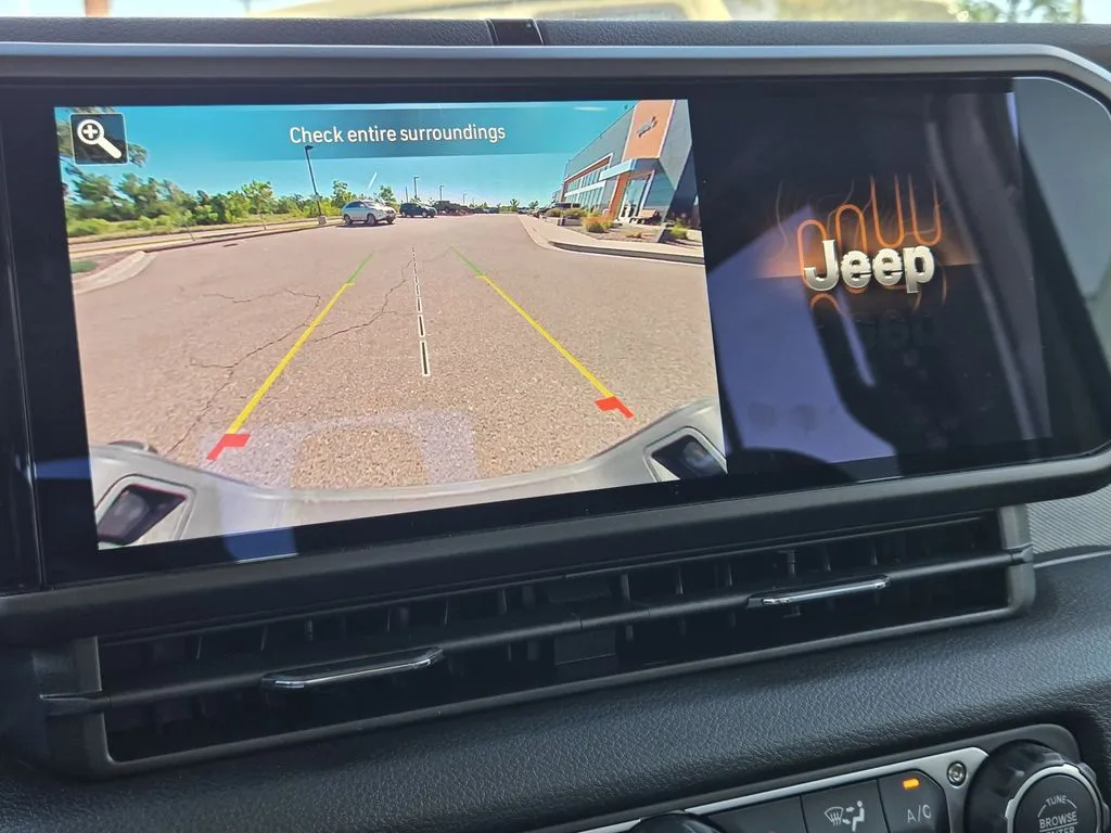 2025 Jeep Gladiator Willys - Photo 14