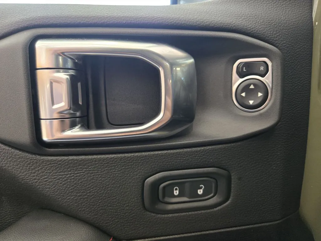 2025 Jeep Wrangler 2-Door Rubicon X - Photo 18
