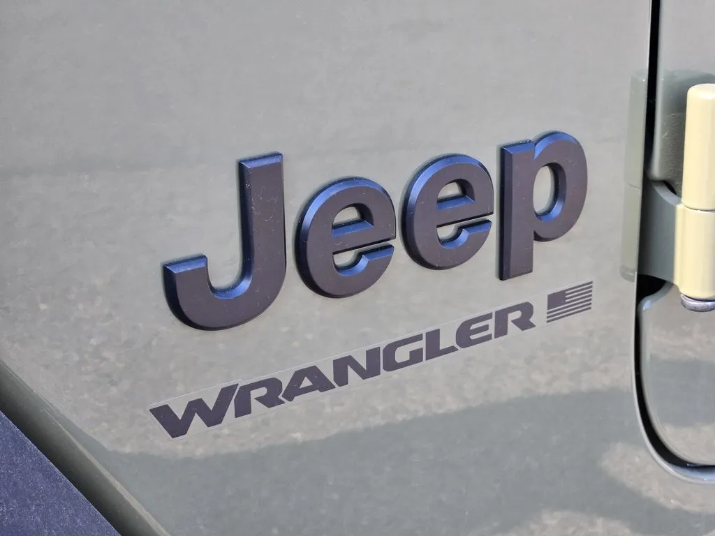 2025 Jeep Wrangler 2-Door Willys - Photo 8
