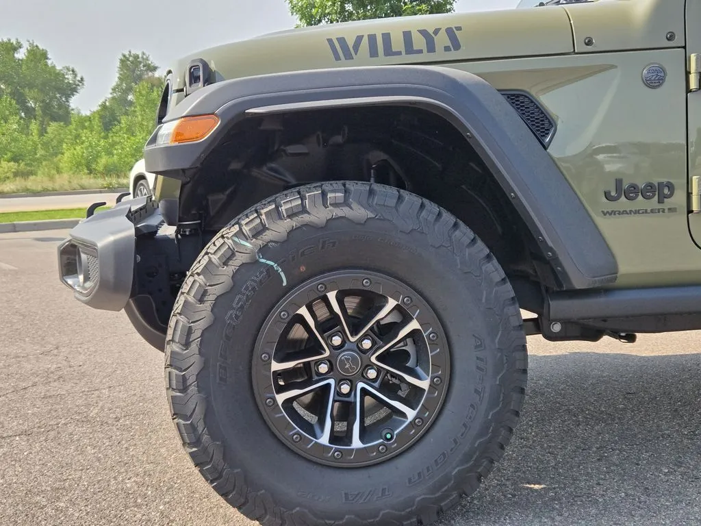 2025 Jeep Wrangler 2-Door Willys - Photo 6