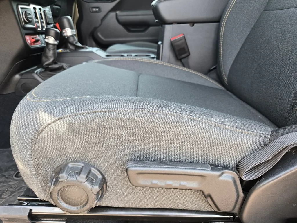 2025 Jeep Wrangler 2-Door Willys - Photo 20