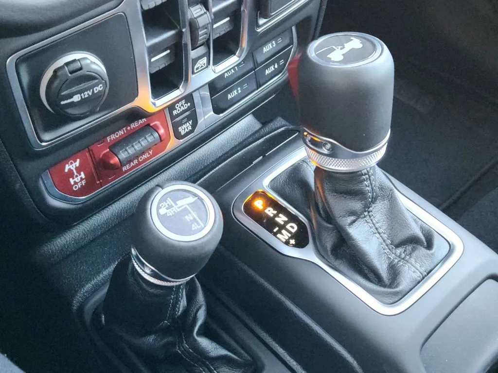 2025 Jeep Wrangler 4-Door Rubicon - Photo 19