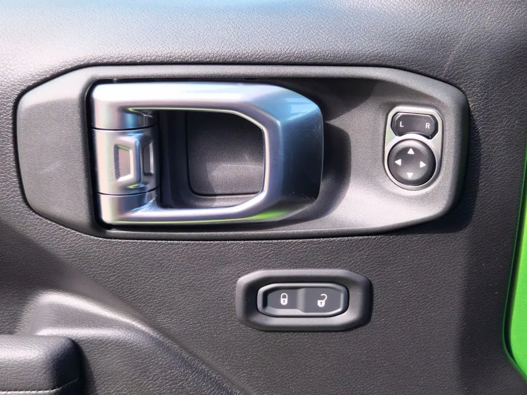 2025 Jeep Wrangler 4-Door Sport S - Photo 20