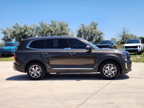 Photos of 2020 Kia Telluride EX for sale in Boulder, CO at Fowler Jeep of Boulder