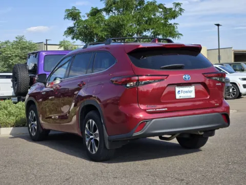 More photos of 2021 Toyota Highlander Hybrid XLE at Fowler Jeep of Boulder, CO