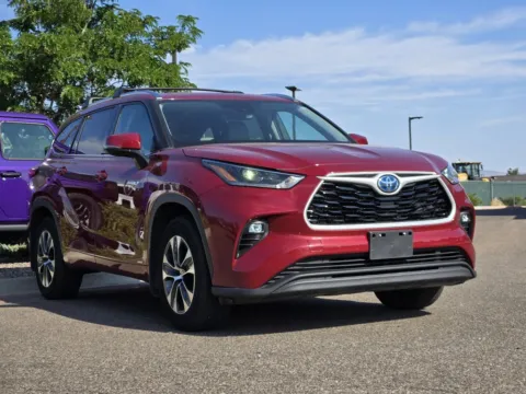 Another view of 2021 Toyota Highlander Hybrid XLE for sale in Boulder, CO at Fowler Jeep of Boulder