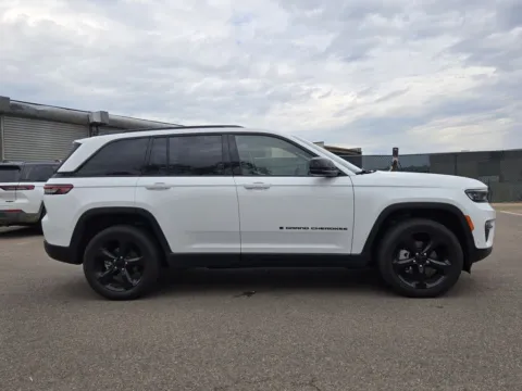 More photos of 2023 Jeep Grand Cherokee Limited at Fowler Jeep of Boulder, CO