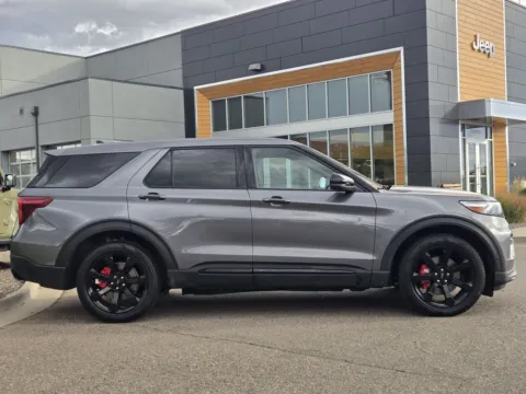 More photos of 2022 Ford Explorer ST at Fowler Jeep of Boulder, CO