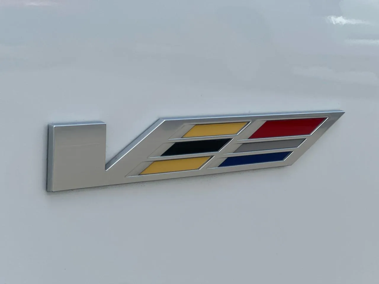 Cadillac Escalade photo 8