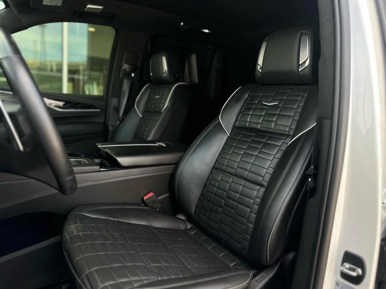 Cadillac Escalade photo 11