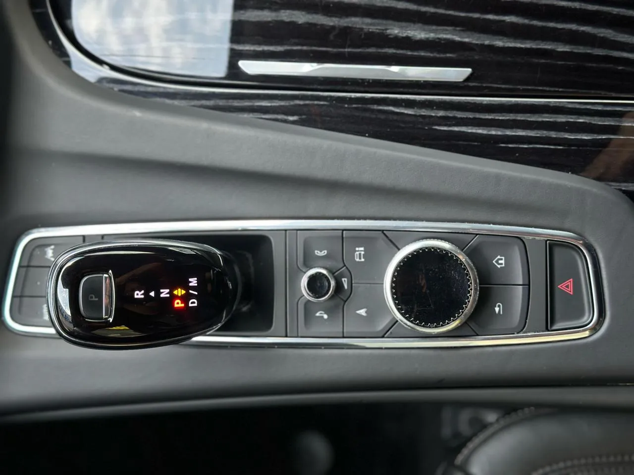 Cadillac Escalade photo 21