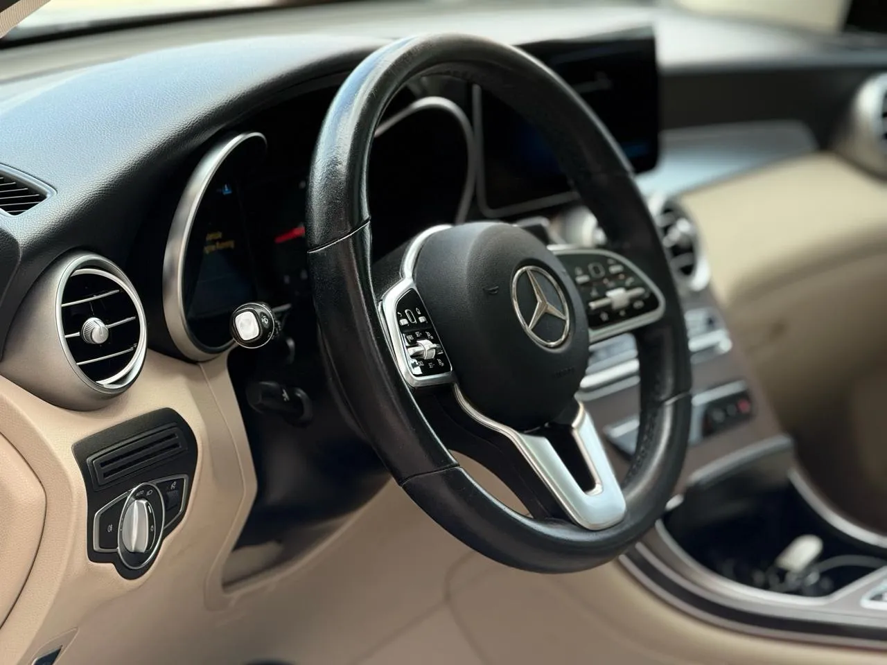 Mercedes-Benz GLC-Class photo 10