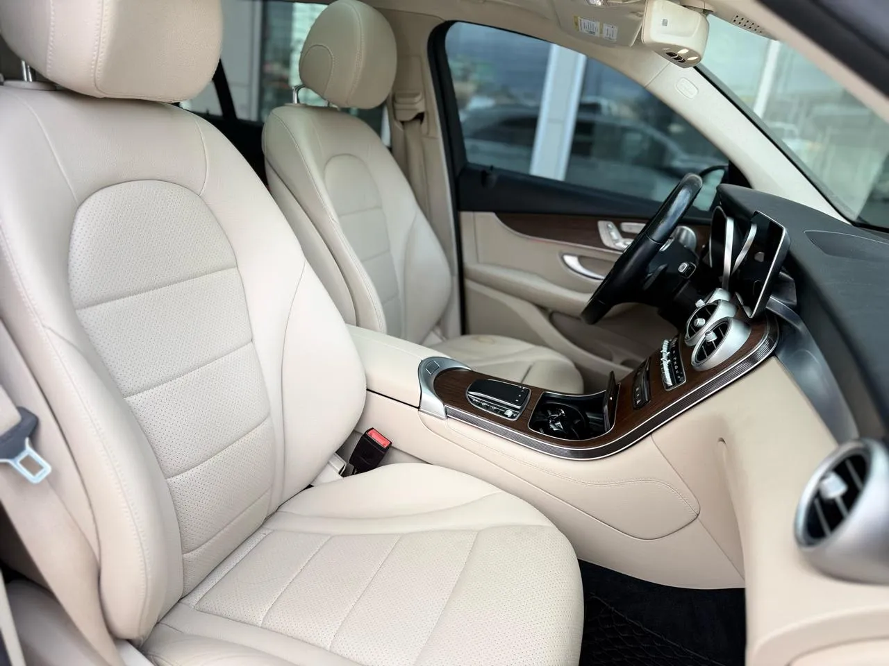 Mercedes-Benz GLC-Class photo 16