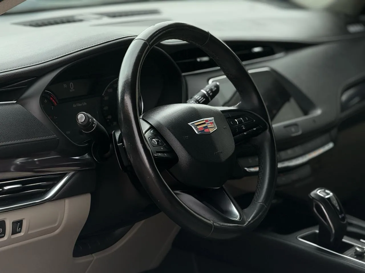 Cadillac XT4 photo 11