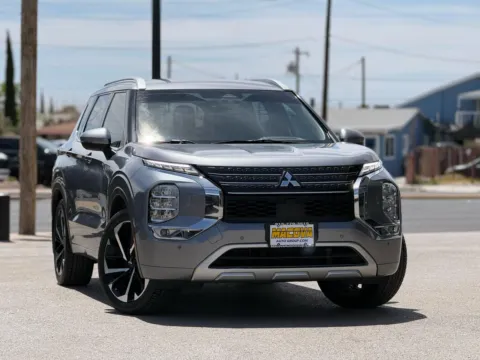Photos of 2022 MITSUBISHI OUTLANDER SEL 4WD for sale in El Paso, TX at Macova Auto Group Inc.