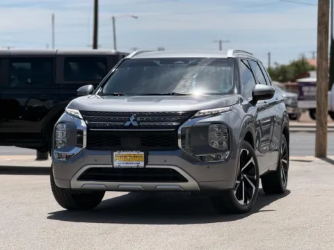 More photos of 2022 MITSUBISHI OUTLANDER SEL 4WD at Macova Auto Group Inc., TX