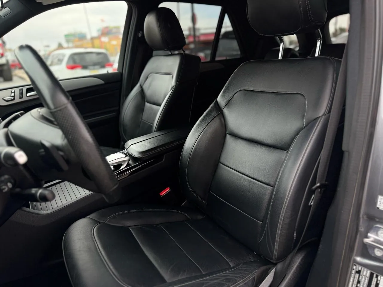 Mercedes-Benz GLE-Class photo 12