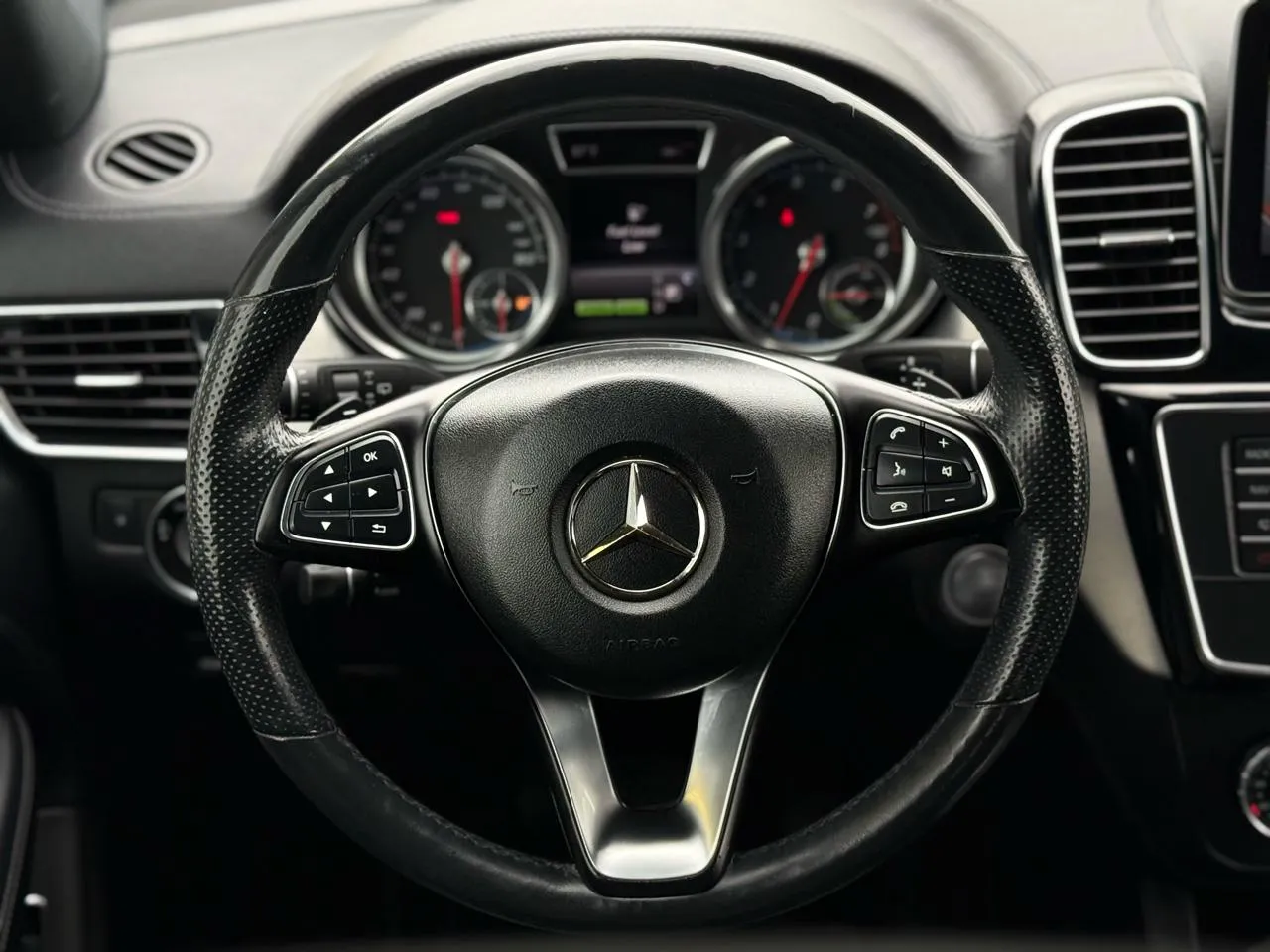 Mercedes-Benz GLE-Class photo 20