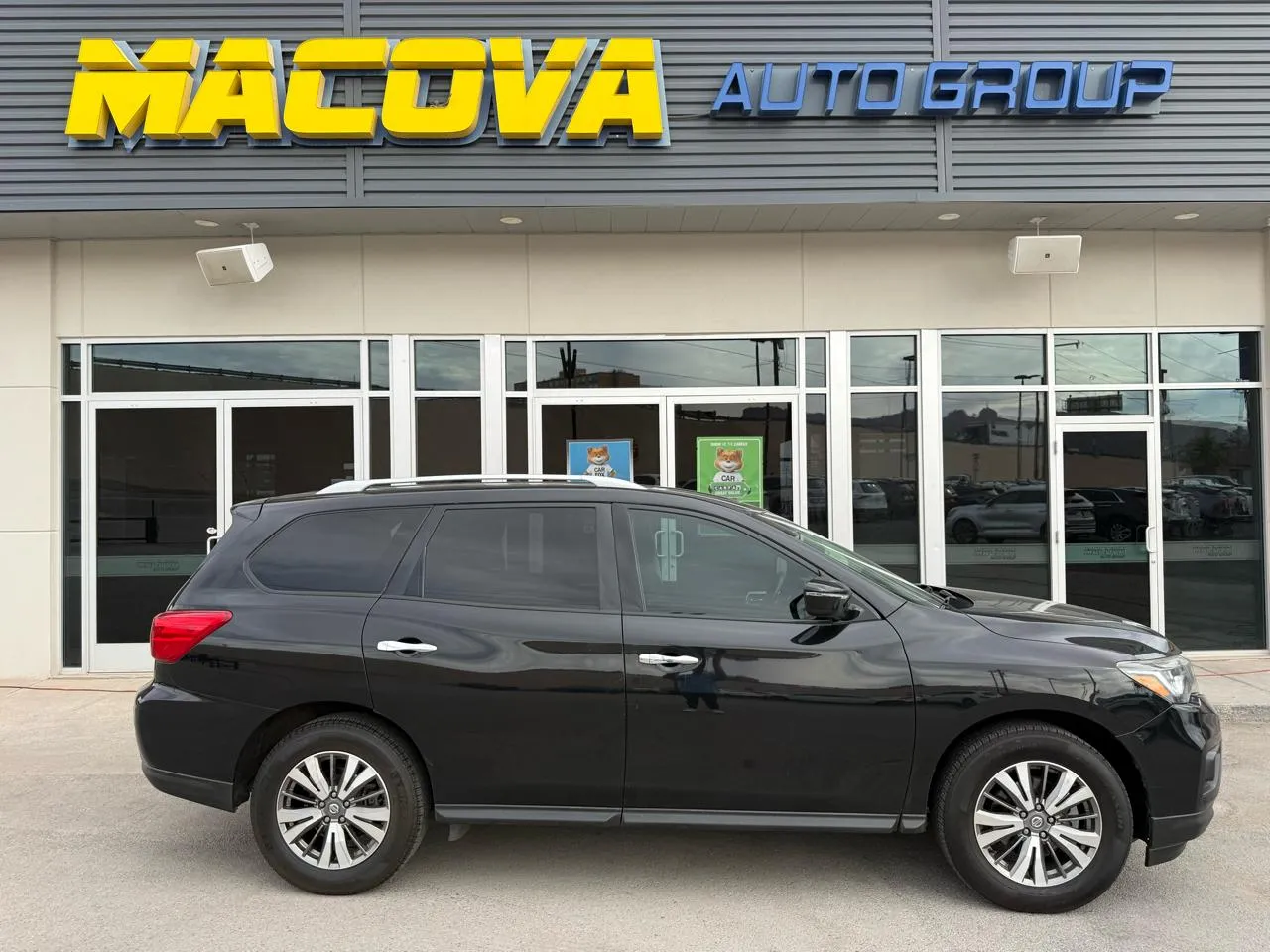 Black 2019 NISSAN PATHFINDER Platinum 2WD for sale in El Paso, TX