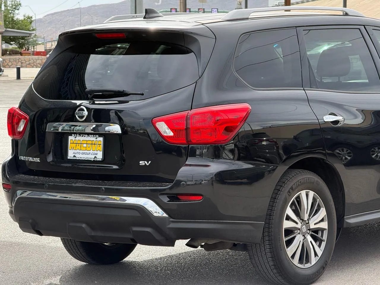 Nissan Pathfinder photo 9