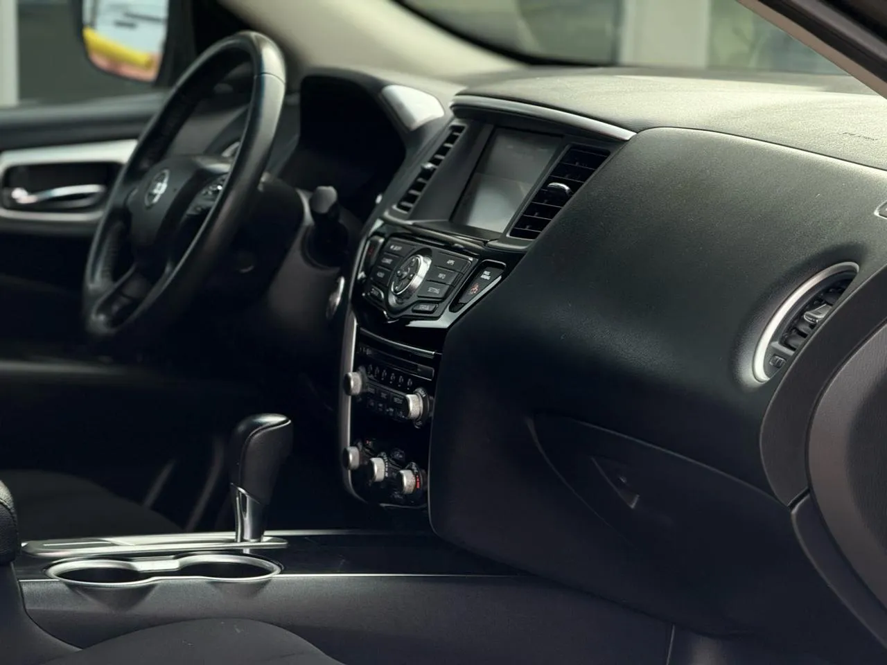 Nissan Pathfinder photo 16