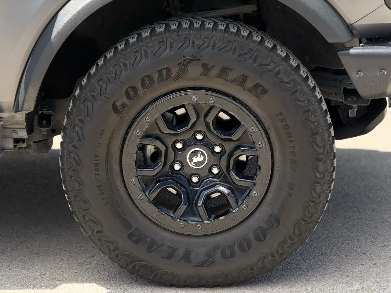Ford Bronco photo 10