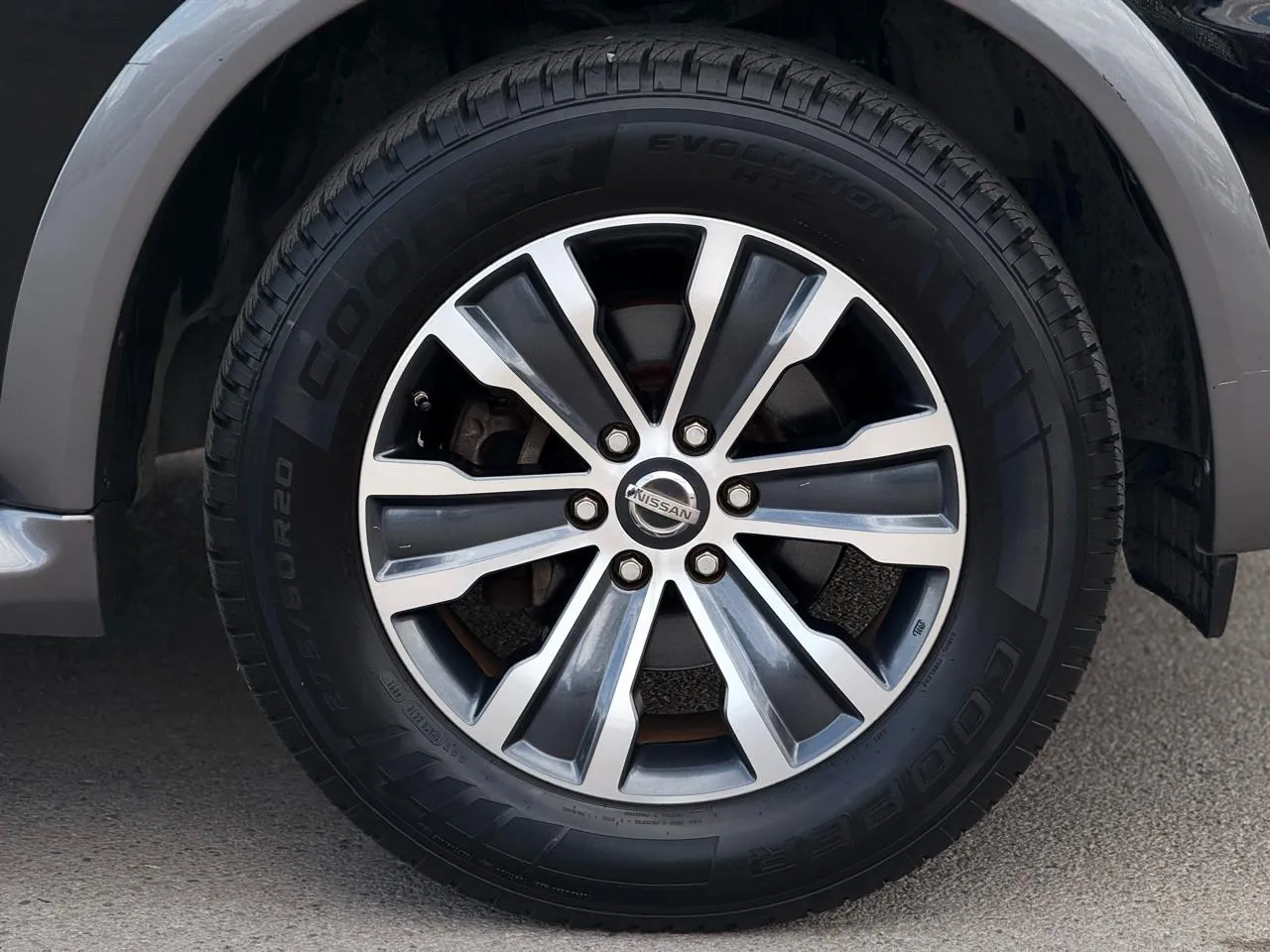Nissan Armada photo 10