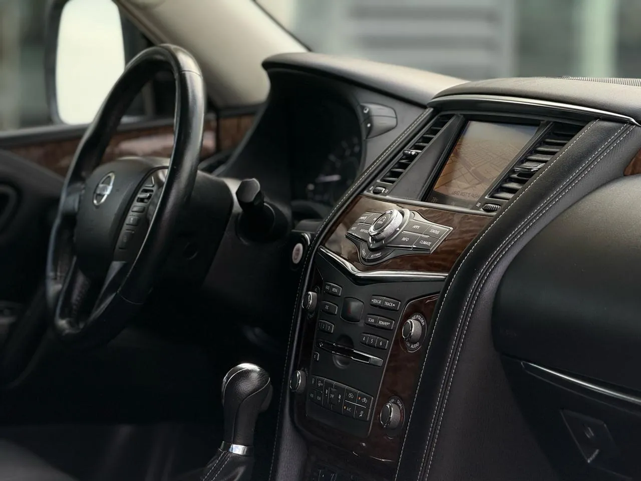 Nissan Armada photo 15
