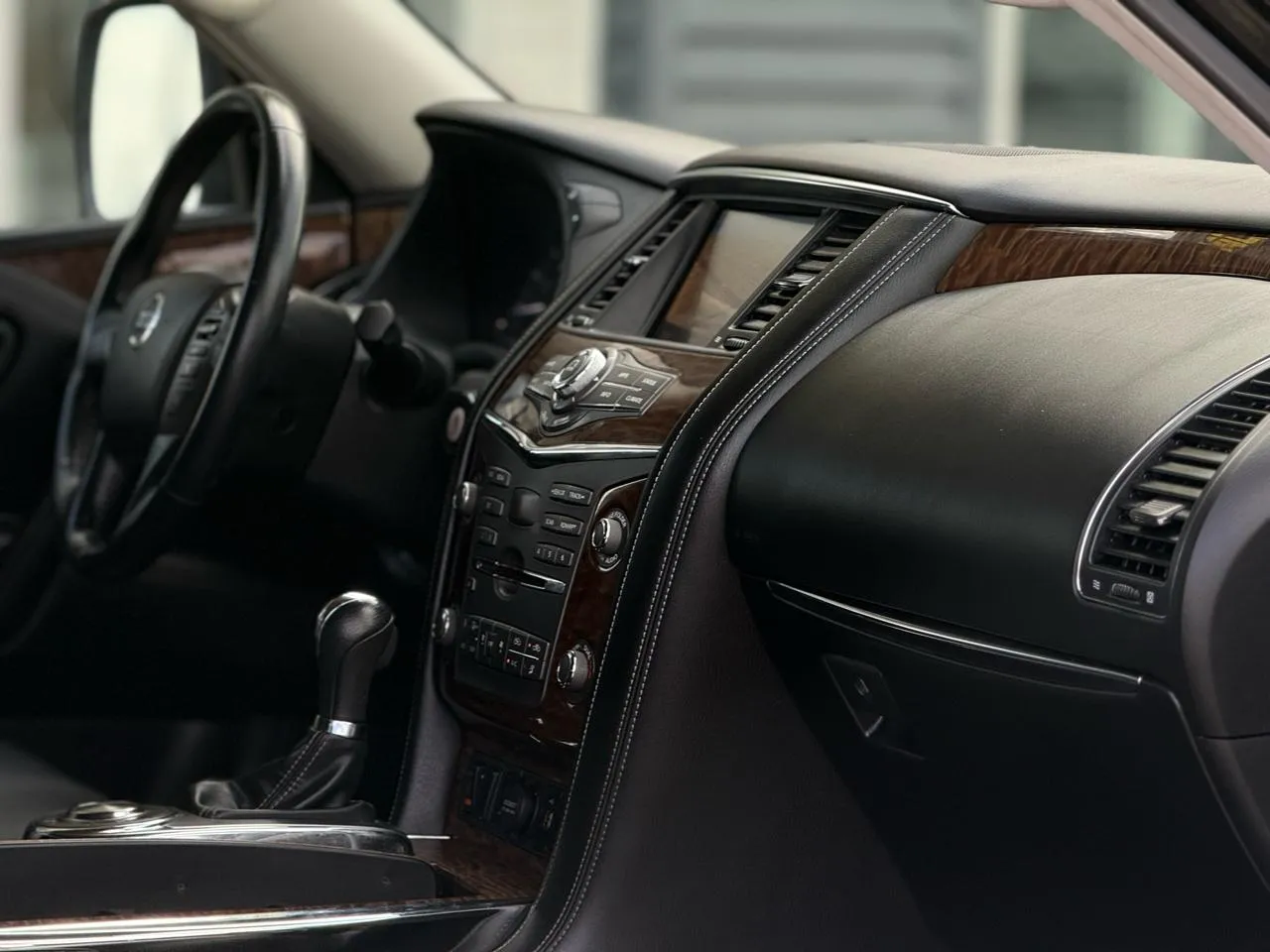Nissan Armada photo 16