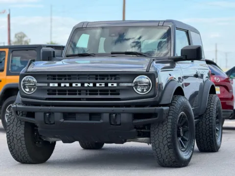 More photos of 2022 FORD BRONCO Base 2-Door at Macova Auto Group Inc., TX