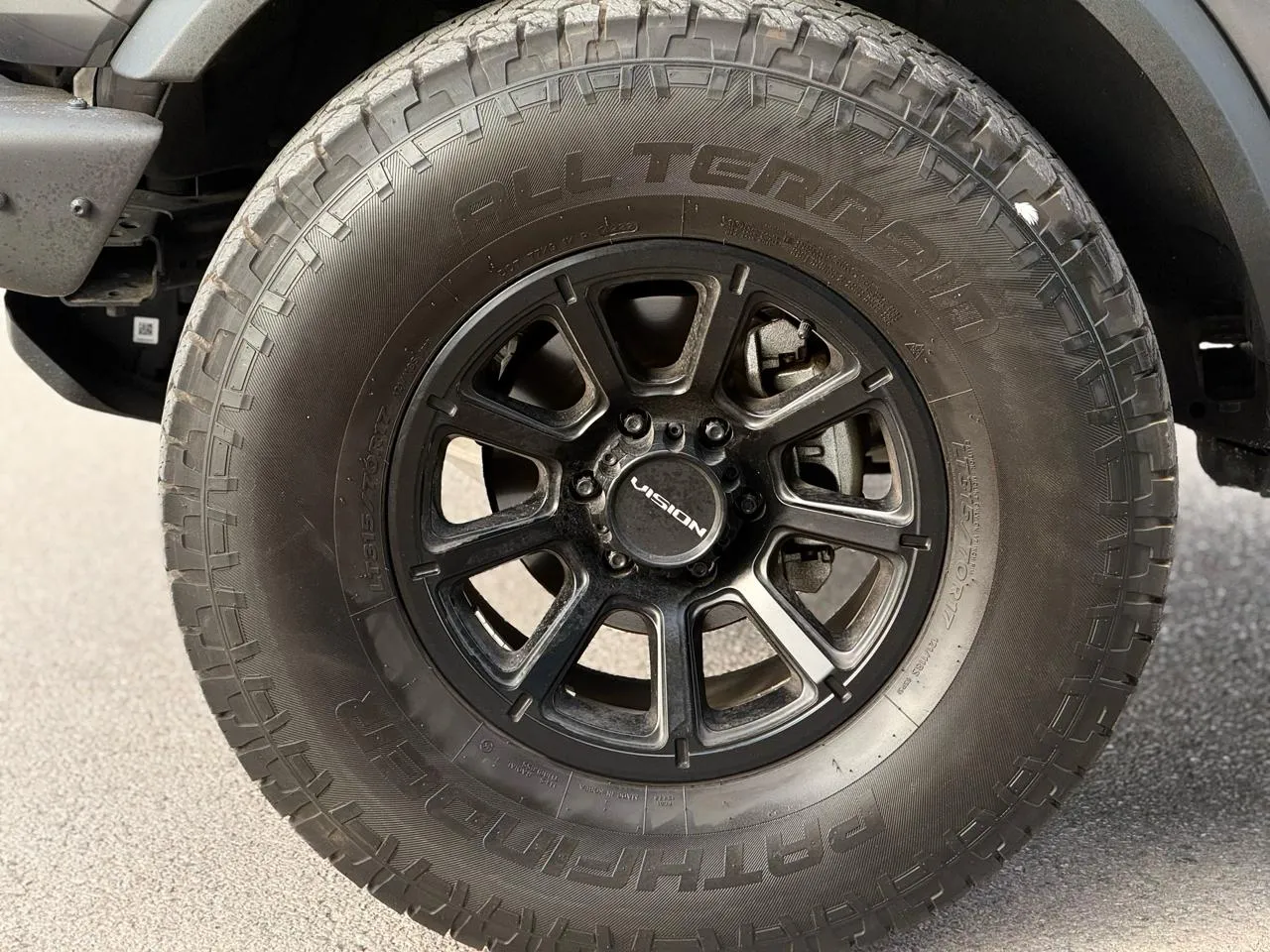 Ford Bronco photo 8
