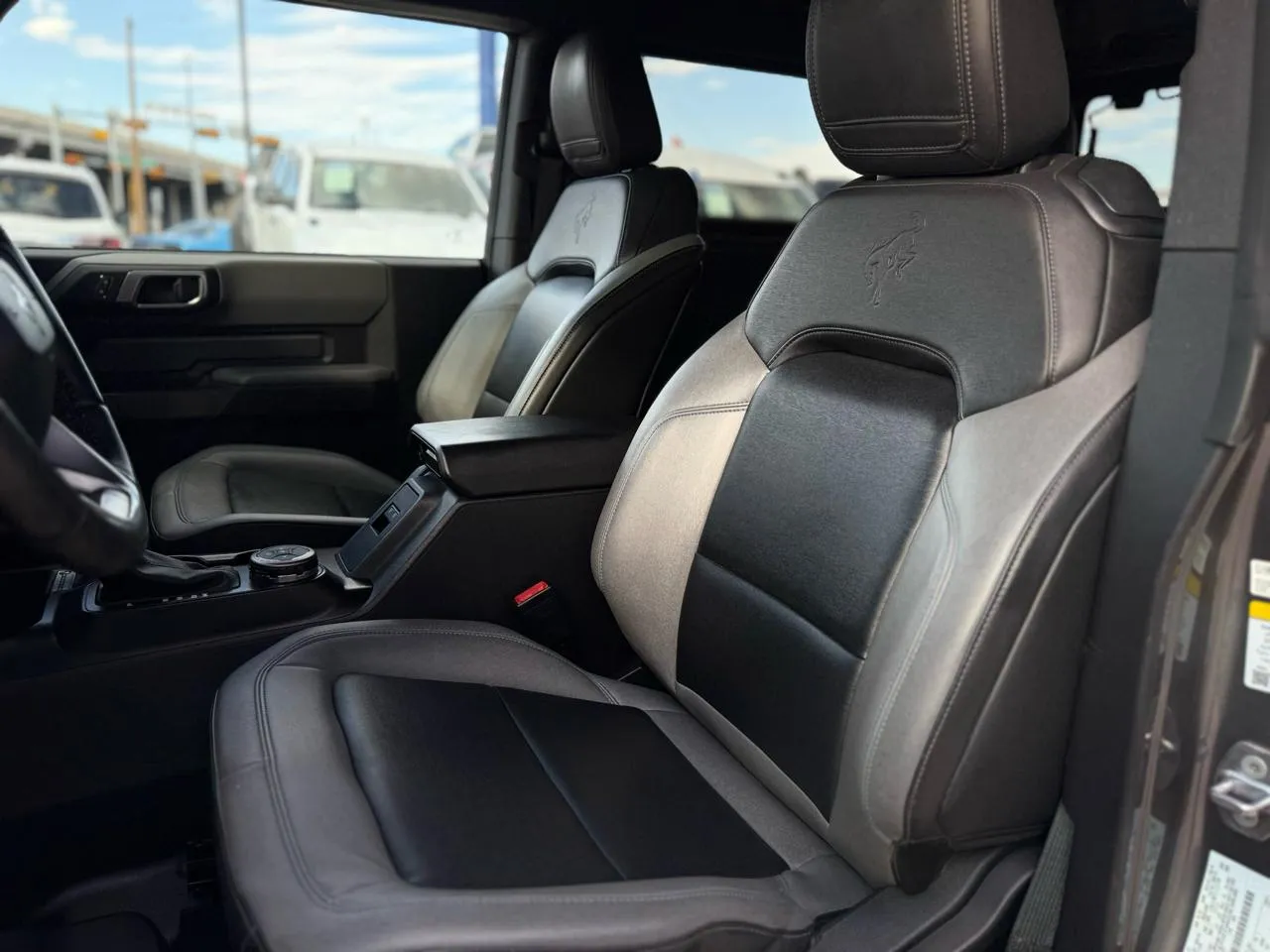 Ford Bronco photo 12
