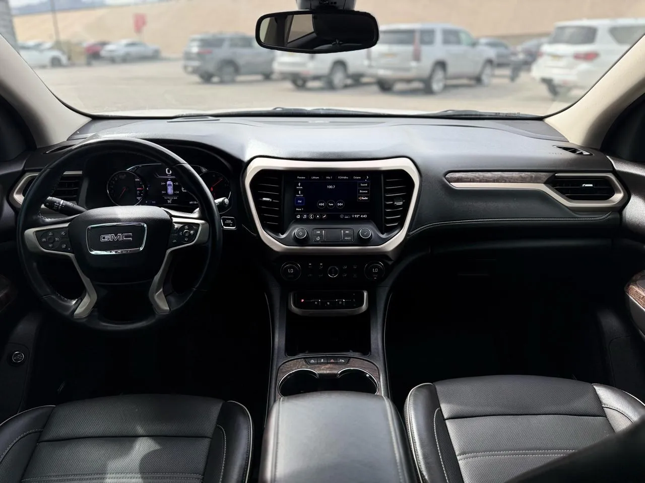 GMC Acadia photo 17