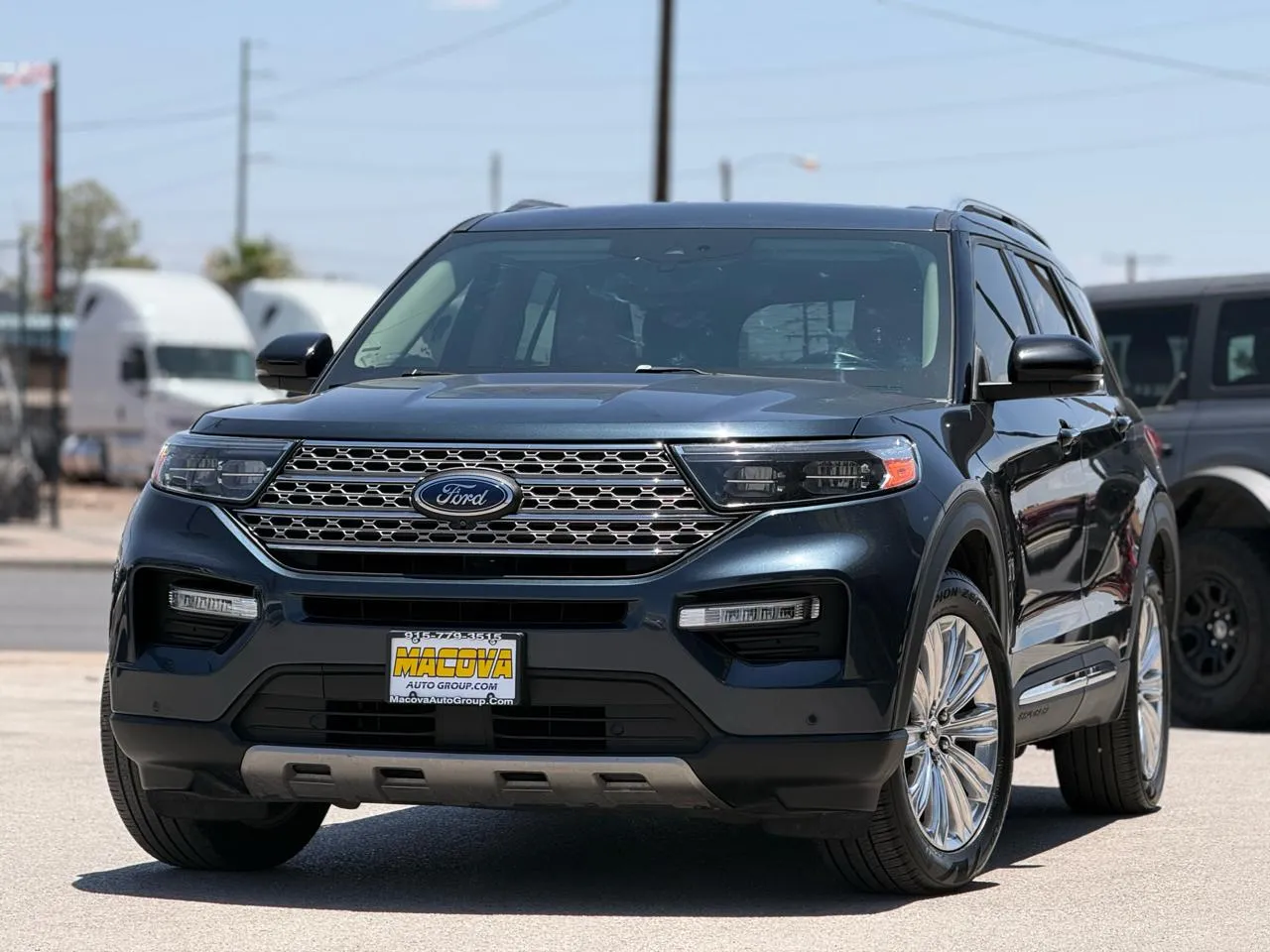 Ford Explorer photo 4
