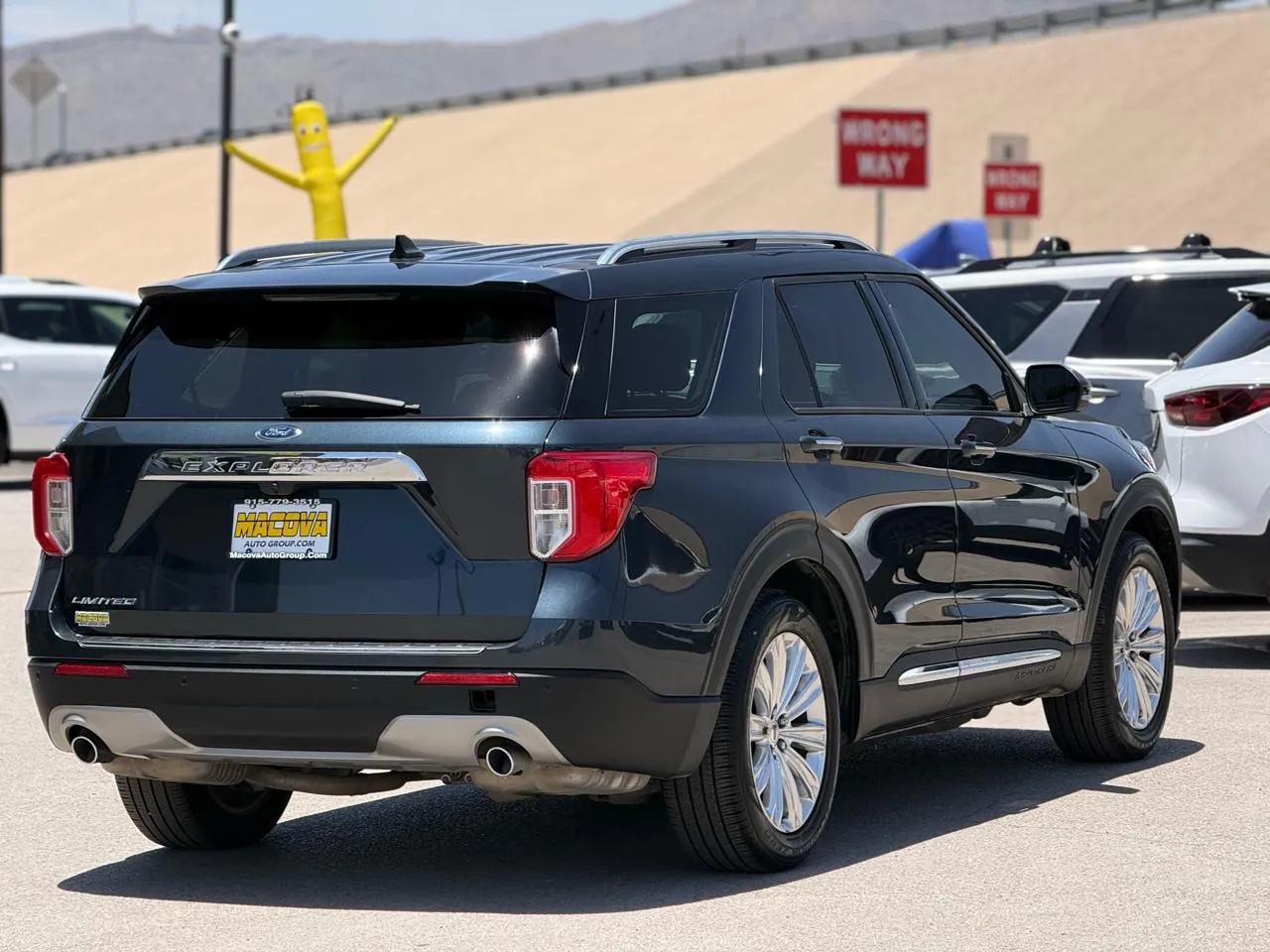 Ford Explorer photo 7