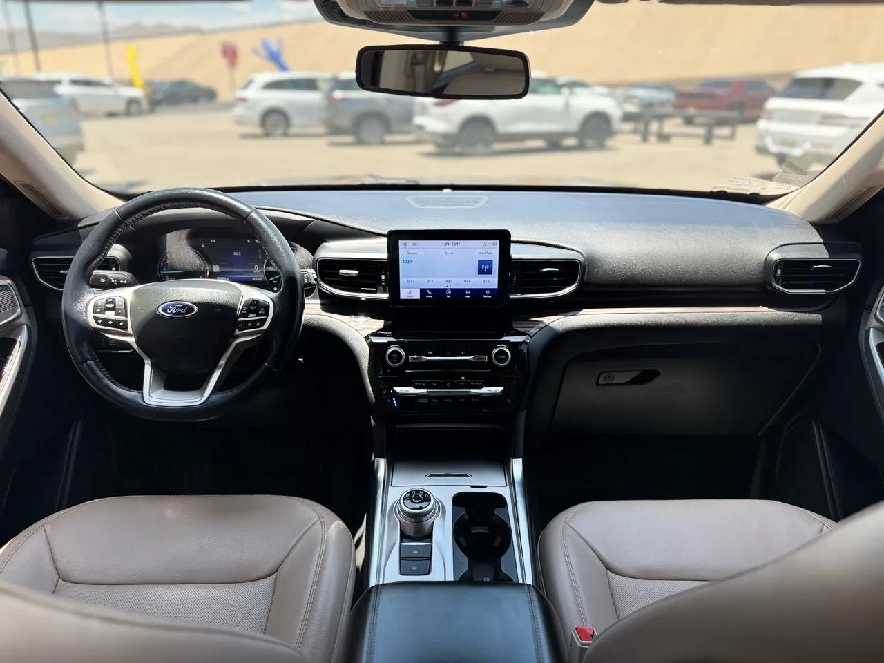 Ford Explorer photo 18