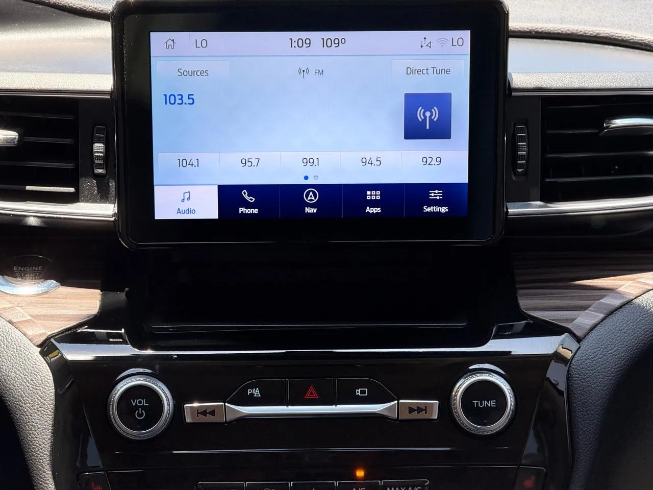 Ford Explorer photo 19
