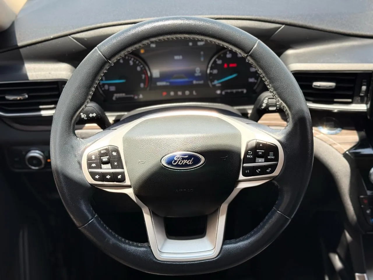 Ford Explorer photo 20