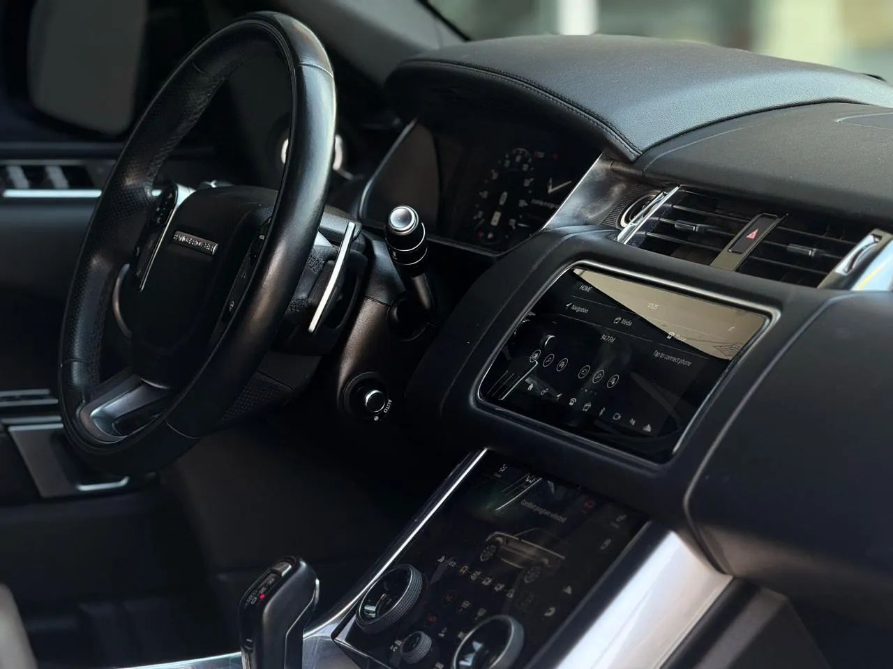 Land Rover Range Rover Sport photo 9
