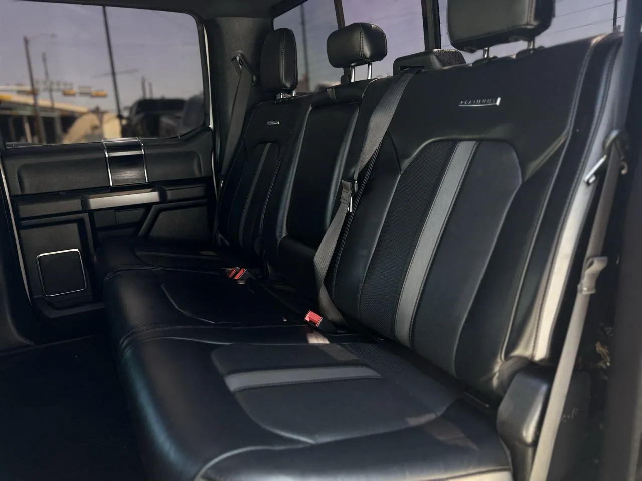 Ford F-250SD photo 10