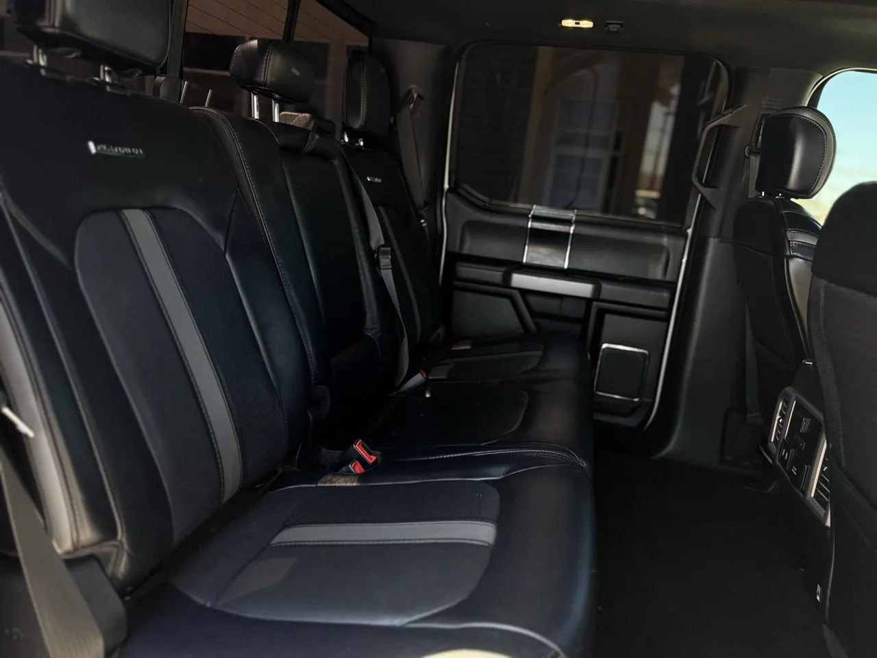 Ford F-250SD photo 16