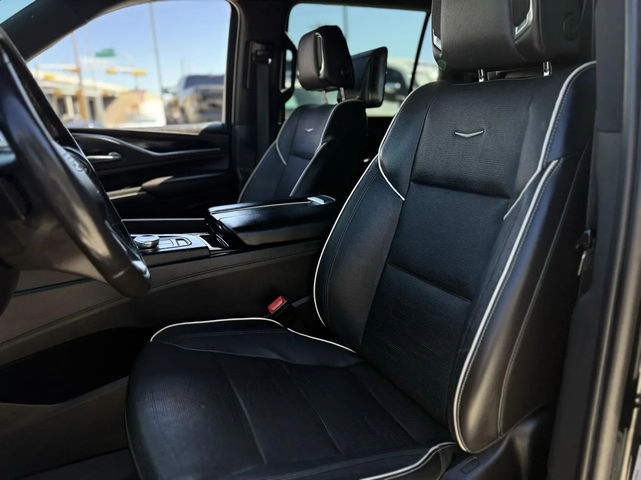 Cadillac Escalade photo 9