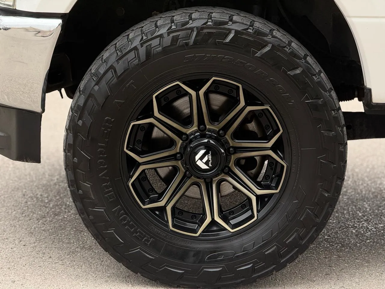 Ford F-250SD photo 8