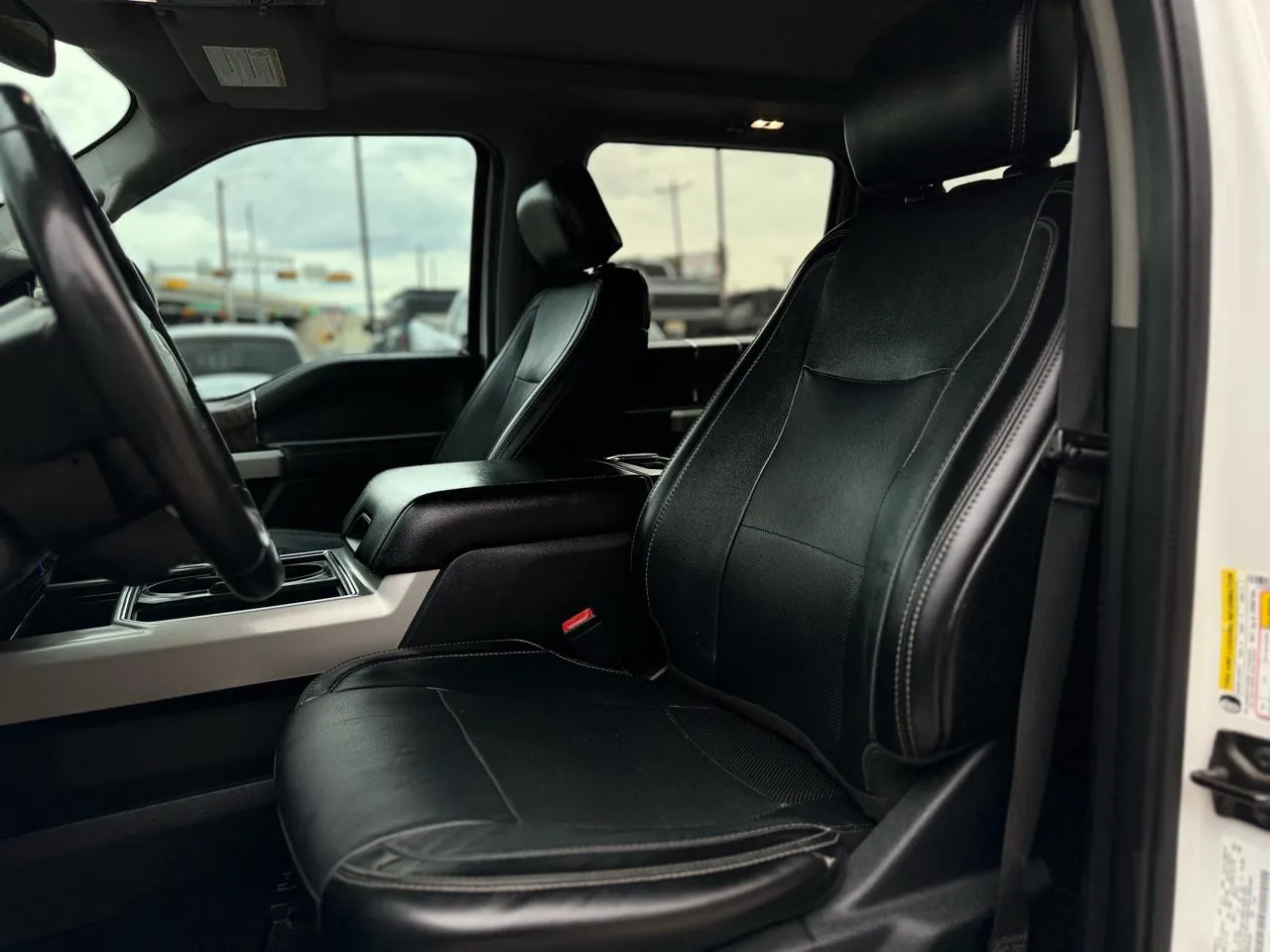 Ford F-250SD photo 10